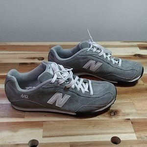 New Balance Ladies 442 gray running shoes size 6